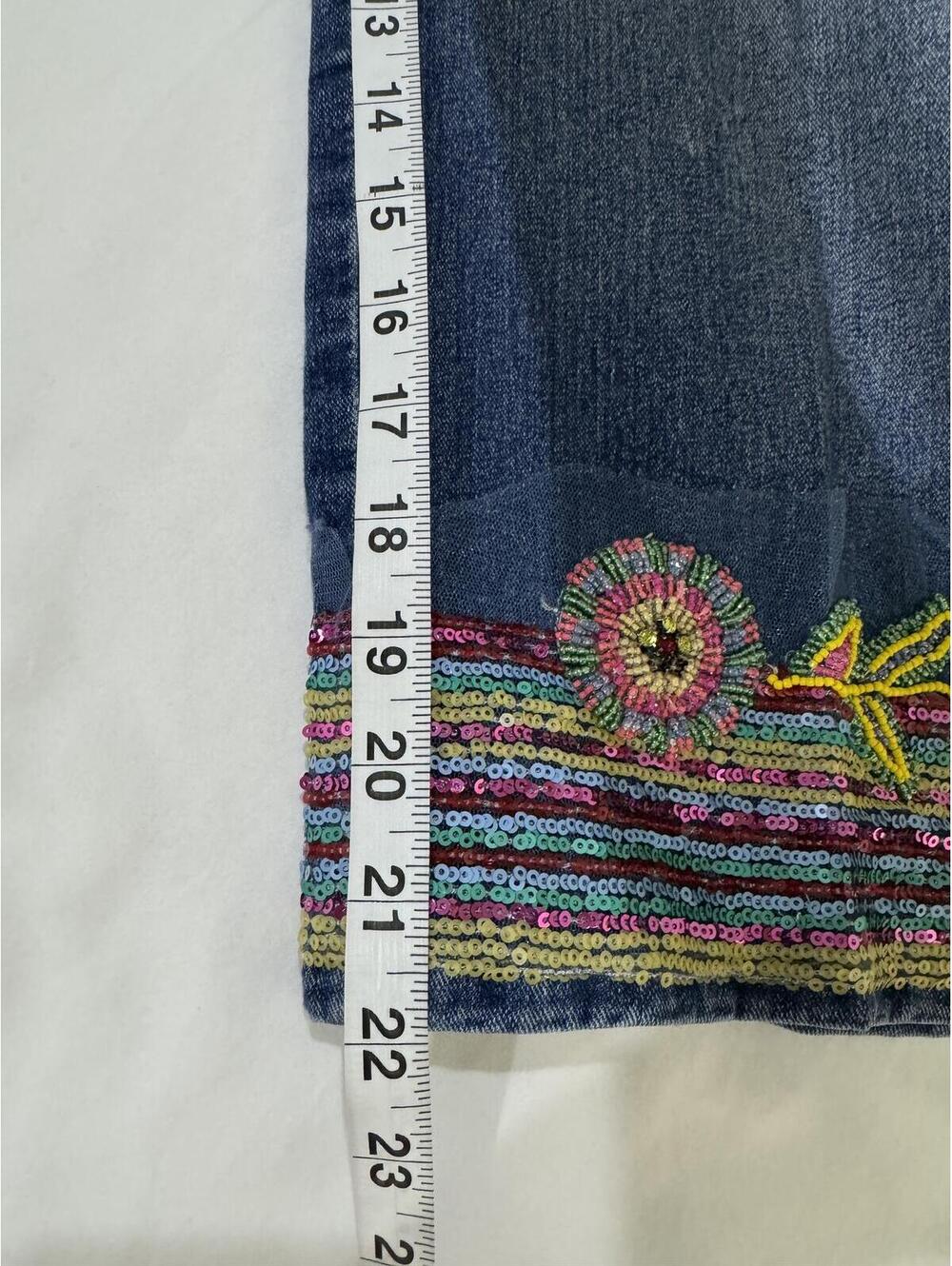 V. Cristina Embroidered Floral Cropped Jeans Size 8 Boho Y2K Capri Denim - Picture 8 of 9